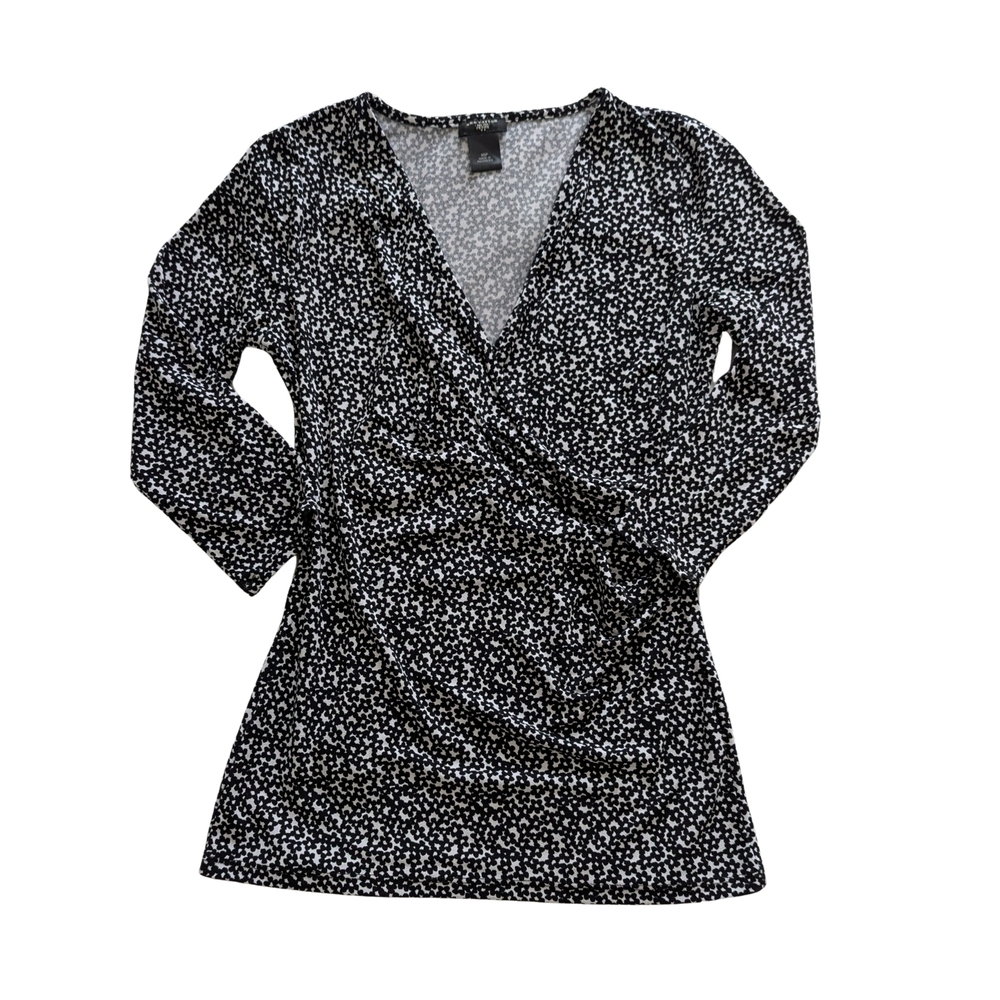 2/$20 Ann Taylor Black and White Floral Top